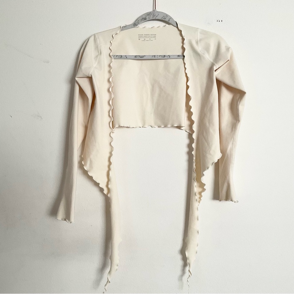 Four Three Seven 437 The Wrap Top CRÈME XS - Picture 7 of 10
